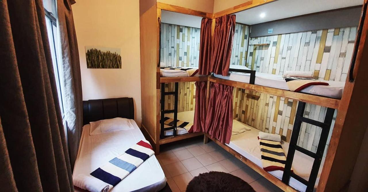 Escape Backpackers Kk Hostel โกตาคินาบาลู ภายนอก รูปภาพ