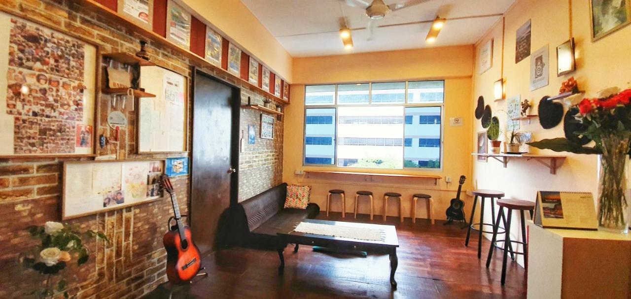 Escape Backpackers Kk Hostel โกตาคินาบาลู ภายนอก รูปภาพ
