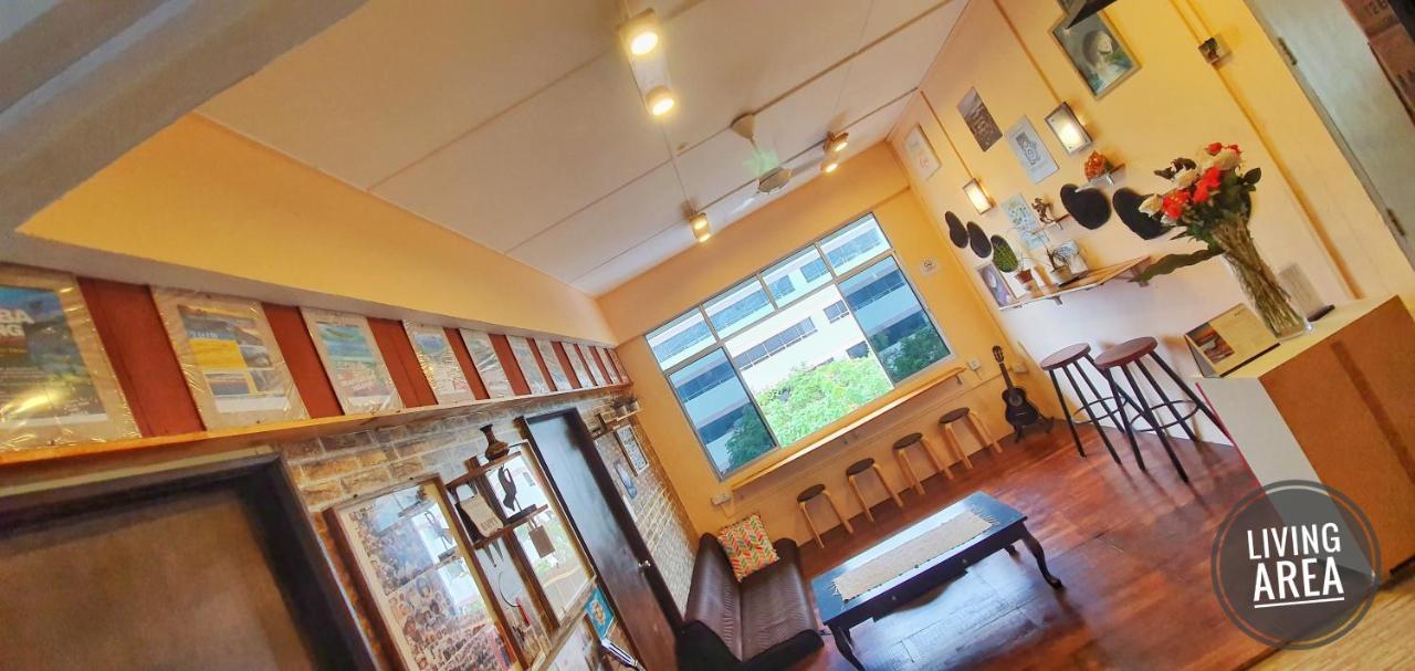 Escape Backpackers Kk Hostel โกตาคินาบาลู ภายนอก รูปภาพ