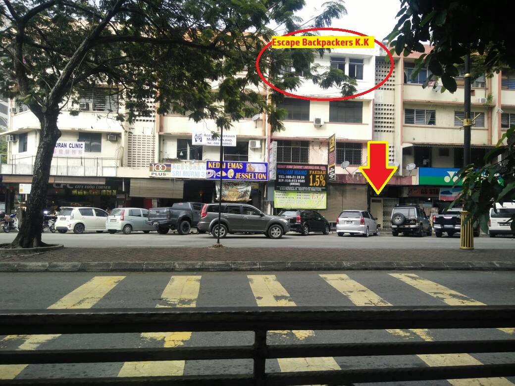 Escape Backpackers Kk Hostel โกตาคินาบาลู ภายนอก รูปภาพ