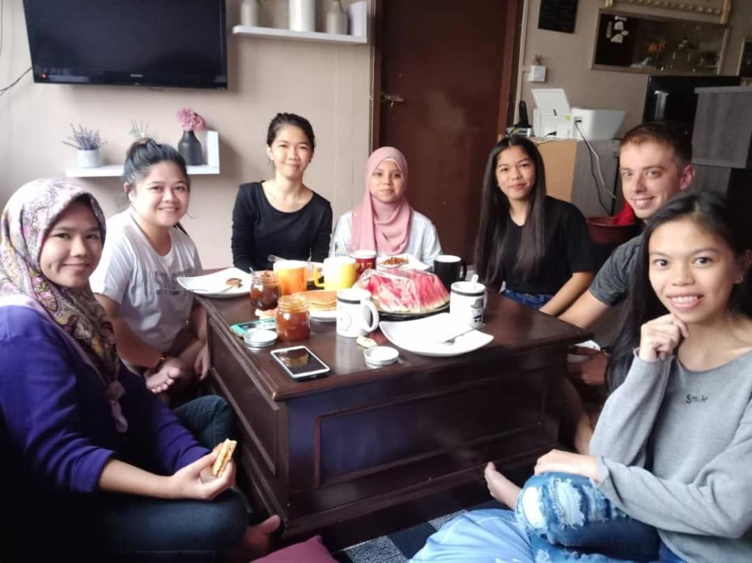 Escape Backpackers Kk Hostel โกตาคินาบาลู ภายนอก รูปภาพ