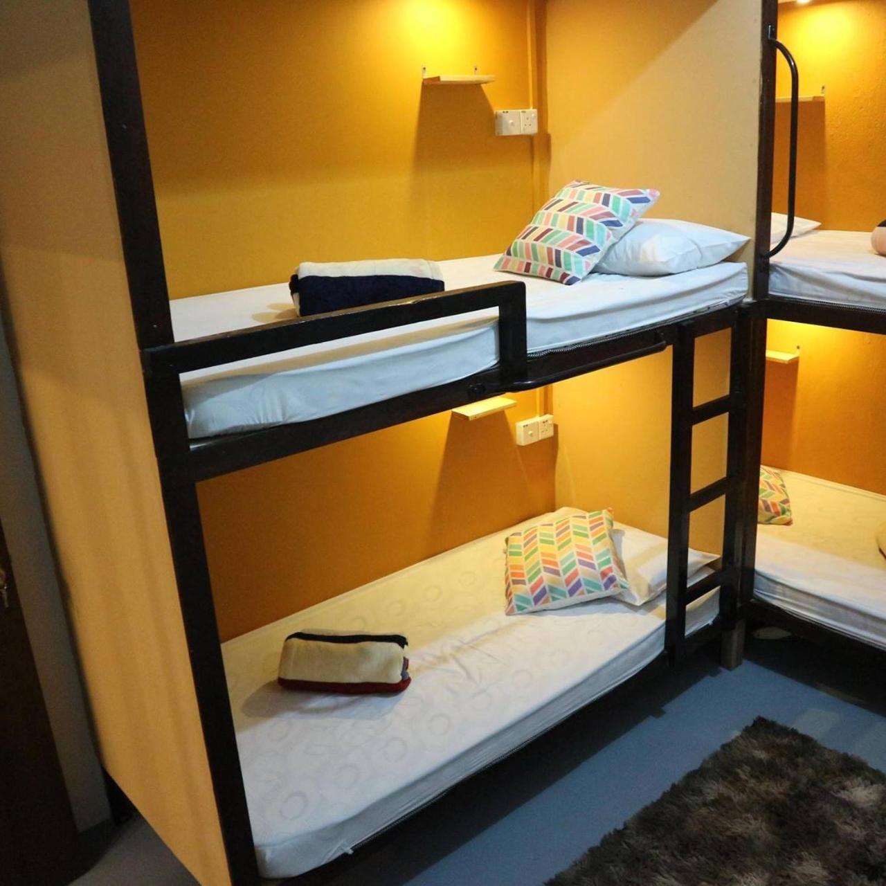 Escape Backpackers Kk Hostel โกตาคินาบาลู ภายนอก รูปภาพ