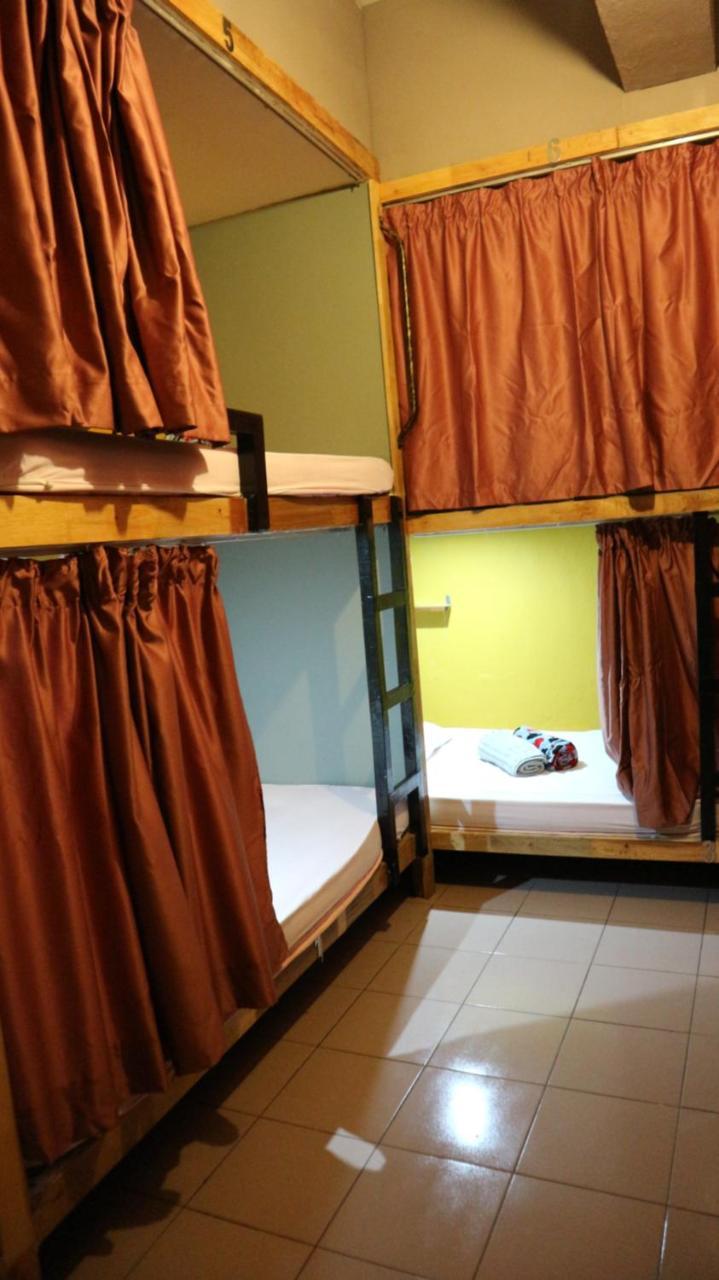 Escape Backpackers Kk Hostel โกตาคินาบาลู ภายนอก รูปภาพ