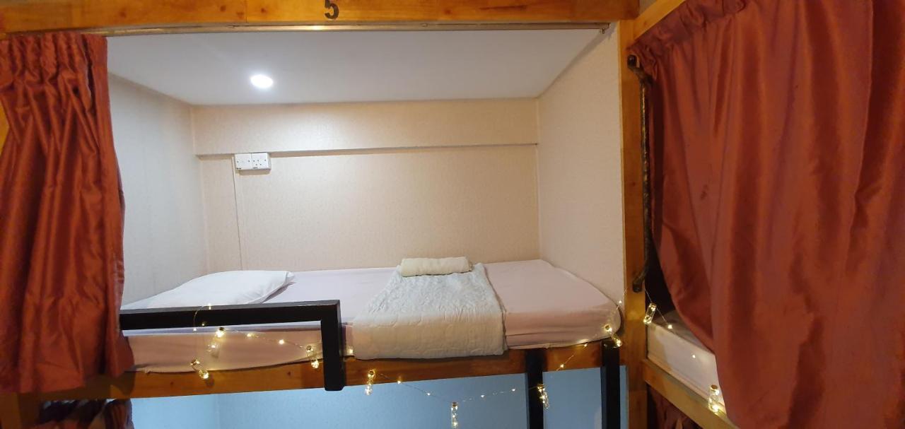Escape Backpackers Kk Hostel โกตาคินาบาลู ภายนอก รูปภาพ